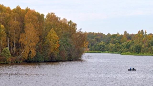 "ЛОДОЧКА"... (Фото Игоря ПЕТРОВА (Вятка Киров) - Поёт Павел МИХАЙЛОВ) смотреть онлайн