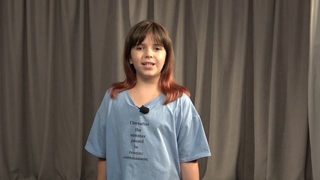 Басня «Муха и Пчела» Иван Крылов. Читает Вика Олейник. смотреть онлайн