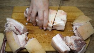 Сало за 15 минут! Обалденный вкус! Вкуснее просто нет! Вода, соль и сахар. Мама готовит так  30 лет.