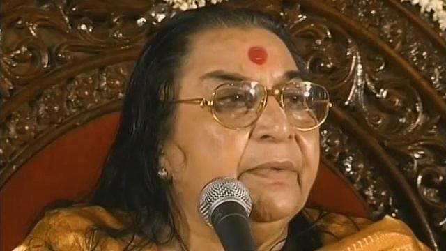 31 12.2000 г. "Наша семья - это сахаджа-йога". Новогодняя Пуджа. Кальве, Индия. 1:22:26 смотреть онлайн