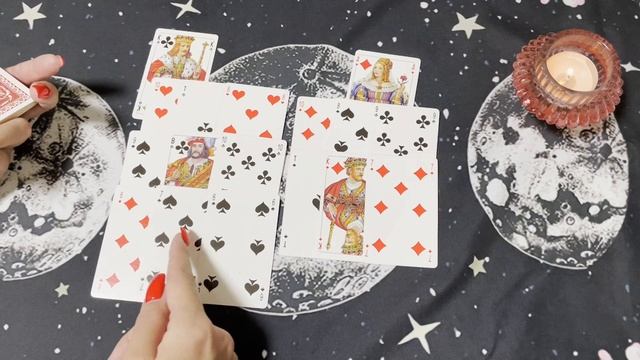 Что у него с ней? Гадание на игральных картах смотреть онлайн