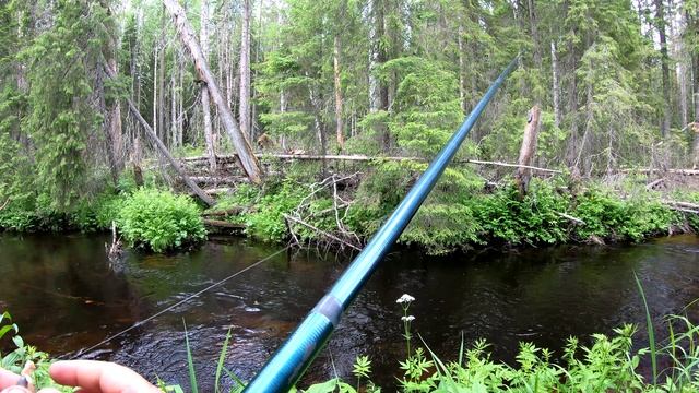 Ловля хариуса на севере пермского края.