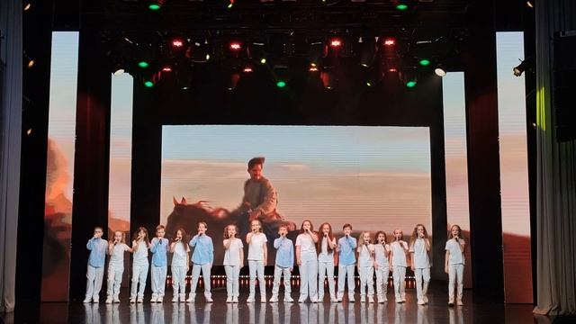 Вокальный ансамбль «Звоночек». «Разберусь» смотреть онлайн