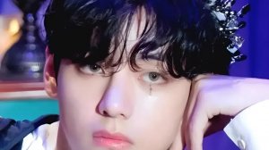 ✨ Тэхён: Тихий король K-Pop 👑 и его удивительное восхождение к вершине! 🚀💰