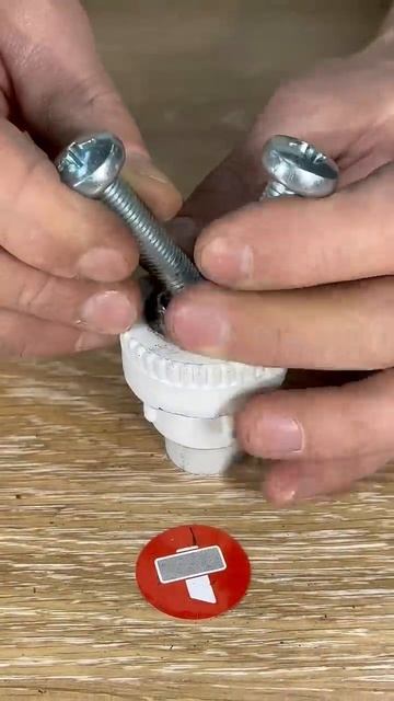 Как легко демонтировать обломанный кусок трубы 😉👌 смотреть онлайн