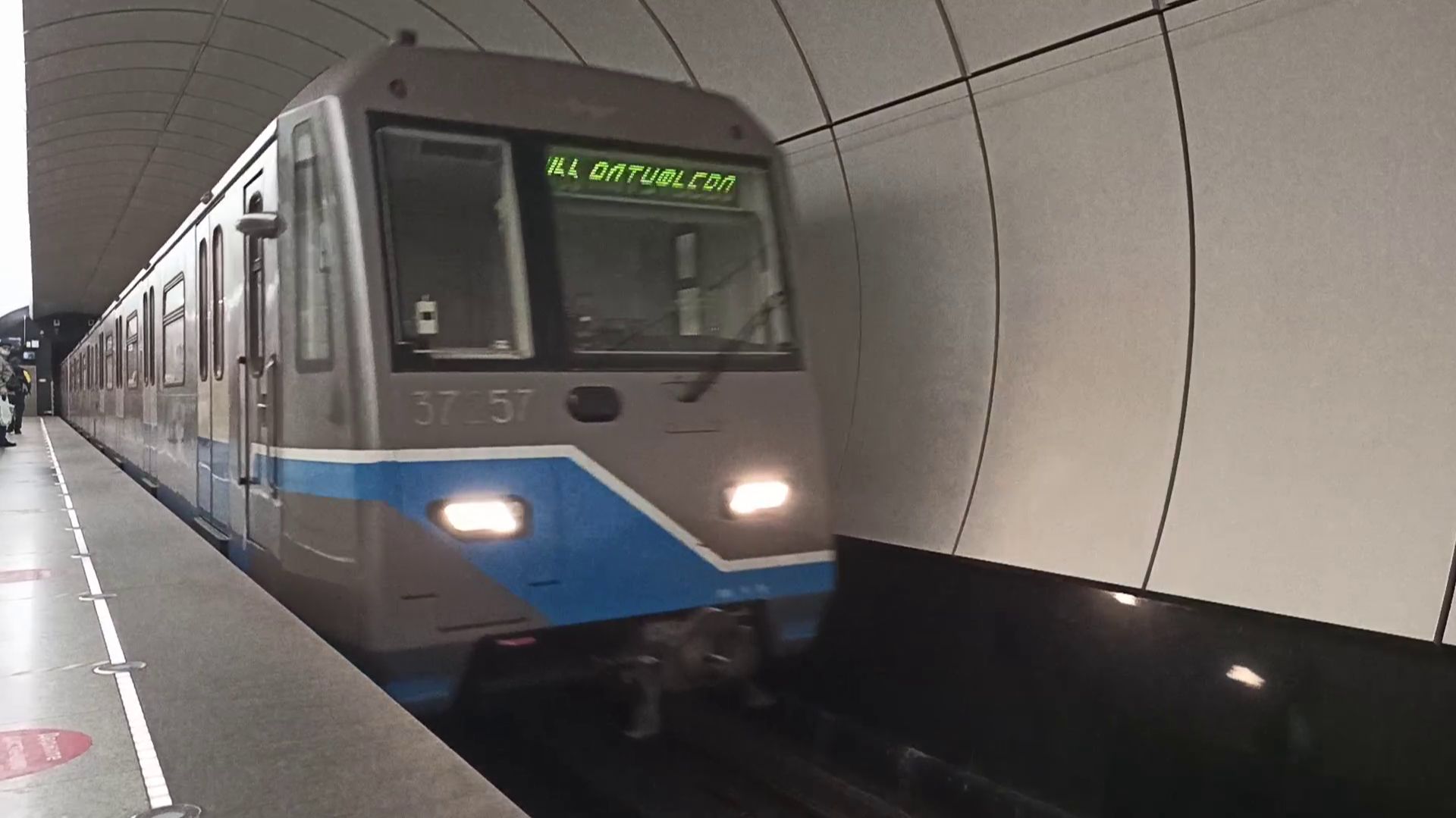 Метро Москвы красивая подборка станций и поездов Московского транспорта смотреть онлайн