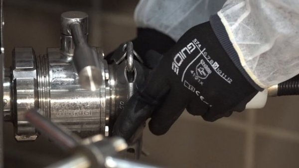 Парогенераторы Tecnovap для очистки емкостей при производстве вина