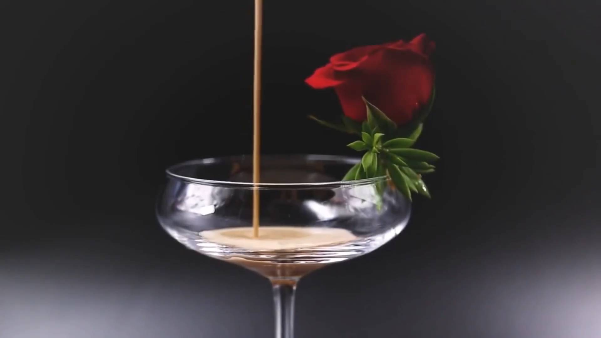 Секси-Девочка танцует в красных чулках смотреть онлайн