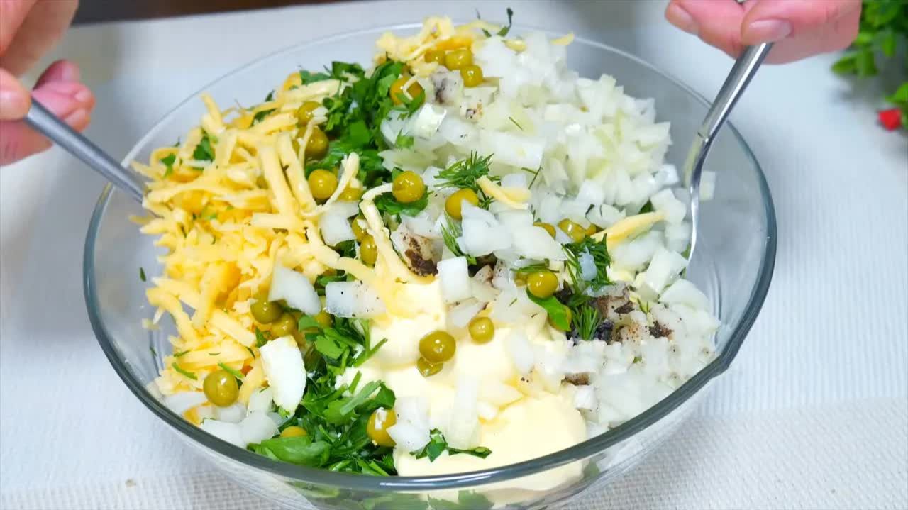 СЪЕДАЕТСЯ МОМЕНТАЛЬНО ОБАЛДЕННЫЙ САЛАТ на ПРАЗДНИЧНЫЙ СТОЛ НОВЫЙ ГОД 2026 и на КАЖДЫЙ ДЕНЬ смотреть онлайн