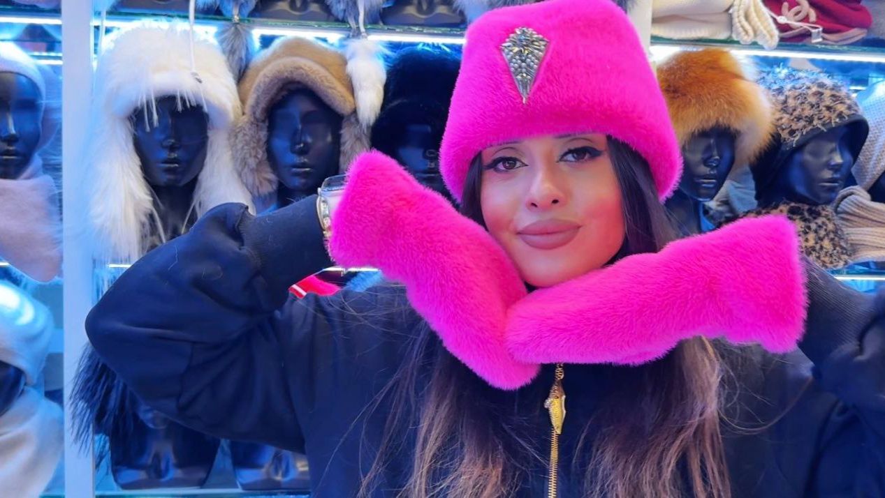 Анна и её невероятные роскошные шапки. Манишки. Ушанки. Горжетки смотреть онлайн