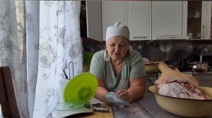 я отправляю и получаю посылки, так обрадовалась/ у меня заказы,я работаю/