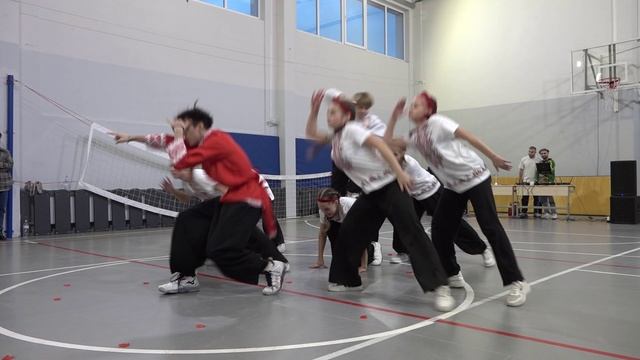 В Ивантеевке подвели итоги танцевального конкурса импровизации "Ритм" смотреть онлайн