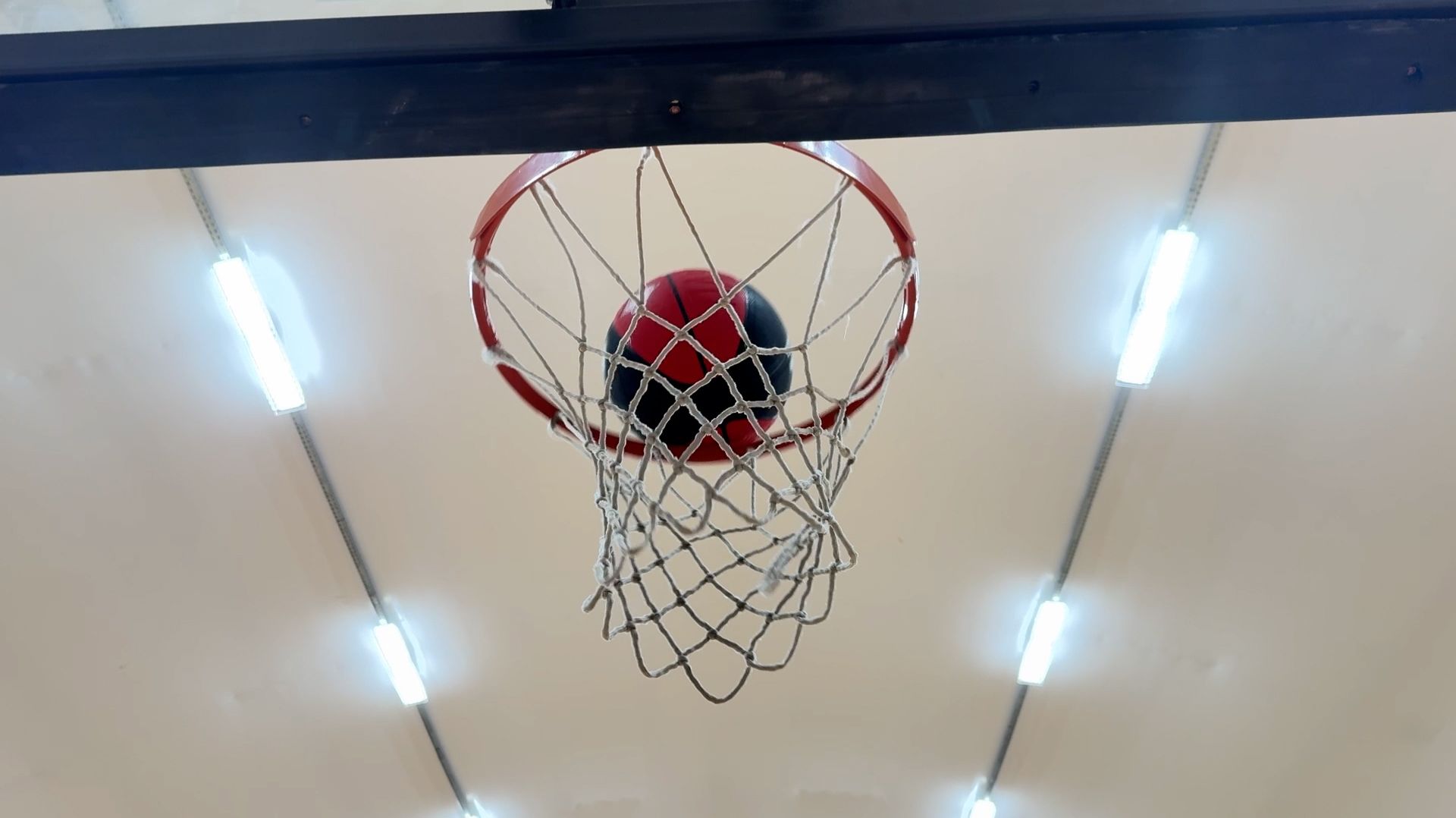 Баскетбольная лига продолжается смотреть онлайн