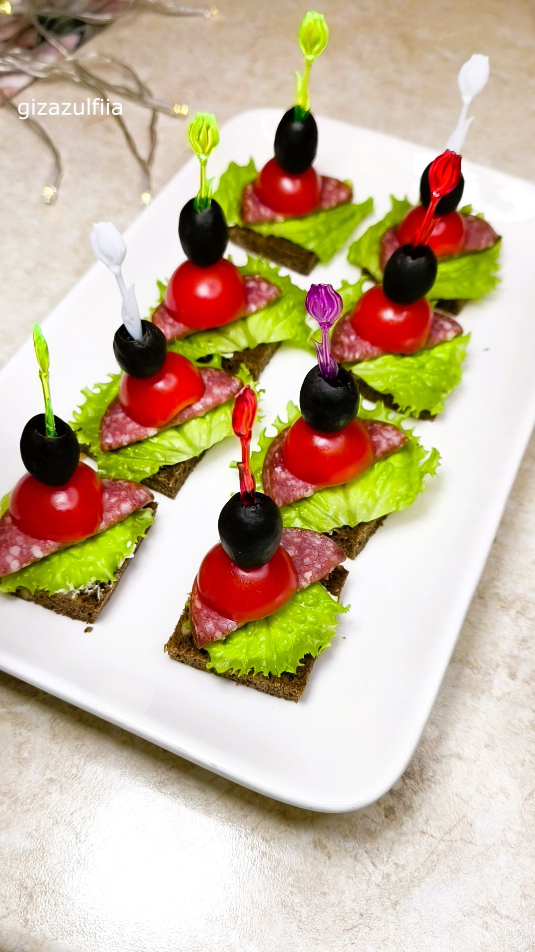 канапе с колбасой на шпажках смотреть онлайн