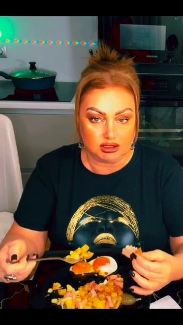 Фуфел вдарил куче в глаз))) смотреть онлайн