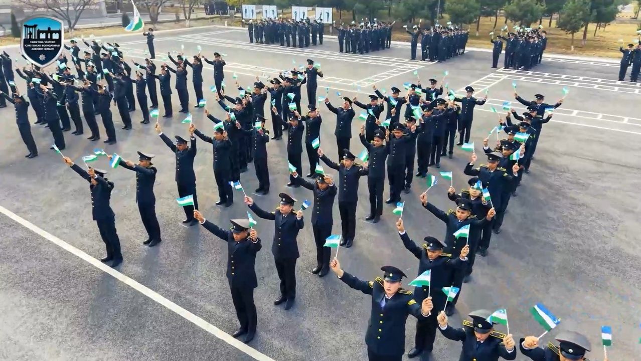 Ватан байроғи... Шаҳриёрбек Остонбеков ижросида смотреть онлайн