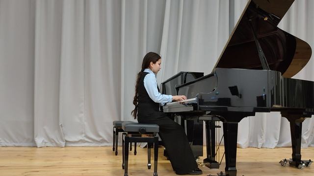 Хайруллина Арина, 11 лет. И Бах Двухголосная инвенция ре-минор, Ф.Бургмюллер Кавалькада, op.100 № 25 смотреть онлайн