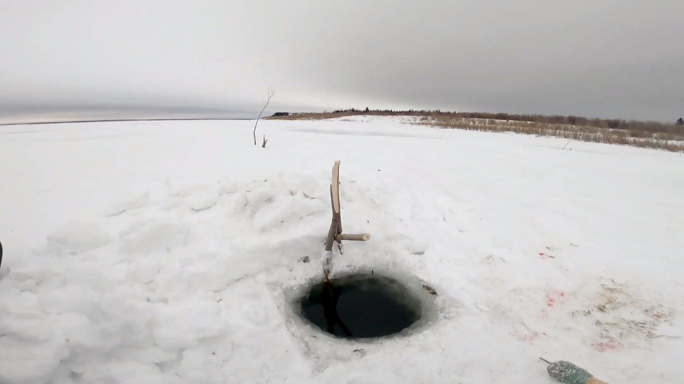 Рыбалка у чёрной дыры. Ловля налима на Енисее. Седьмая серия. смотреть онлайн