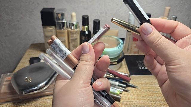 ПУСТЫЕ БАНОЧКИ ДЕКОРАТИВНОЙ КОСМЕТИКИ ЗА 2025 ГОД смотреть онлайн