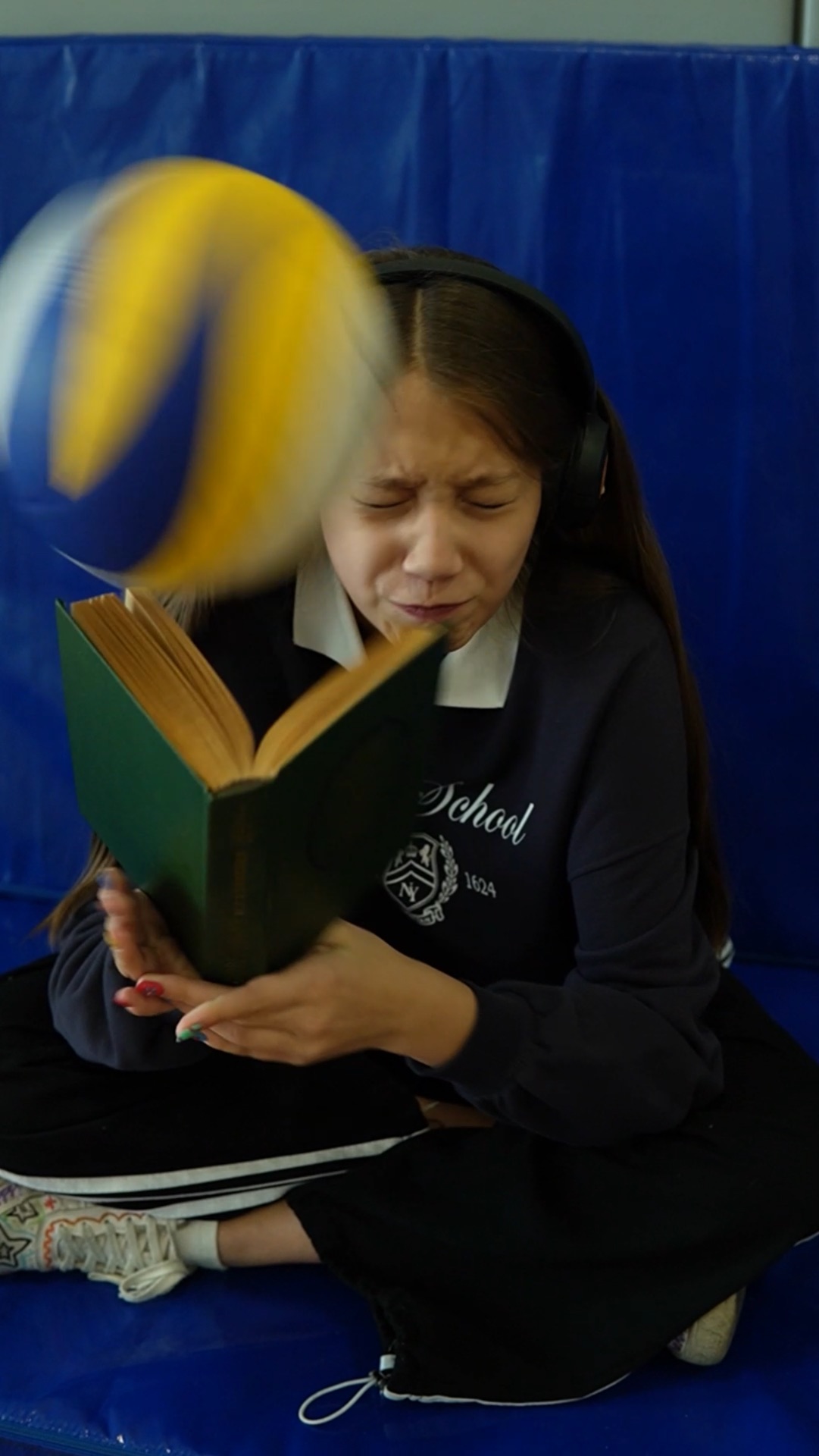 Как справиться с задирой не применяя физическую силу? ➡️ больше лайва в ТГ: намбер уан - ВИКА ЧЖАН смотреть онлайн