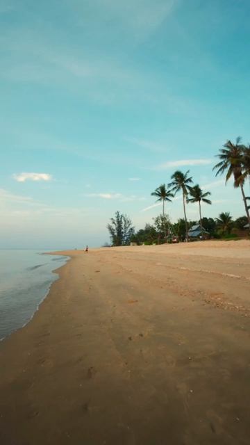 Fredo de Gaultier - Sudden Blow #USA #Hawaii #beach #sea смотреть онлайн
