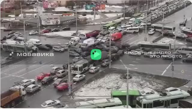 Мёртвая пробка на перекрёстке 1 смотреть онлайн