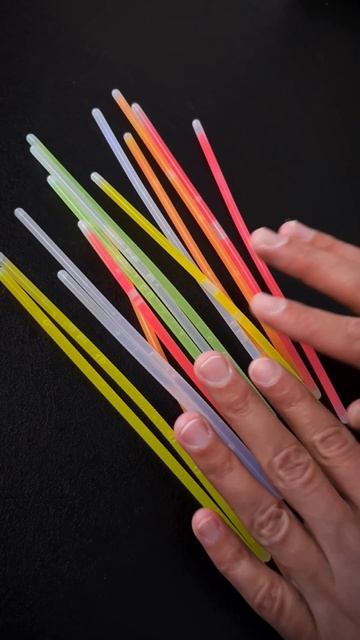 Мы устроили яркий эксперимент в темноте! смотреть онлайн