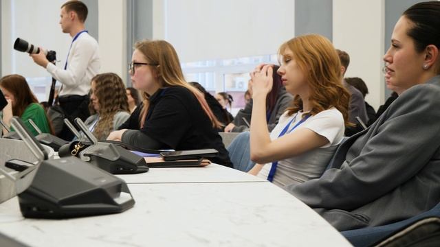 Панельная дискуссия «Гуманизм сегодня: иллюзия или реальность?» смотреть онлайн