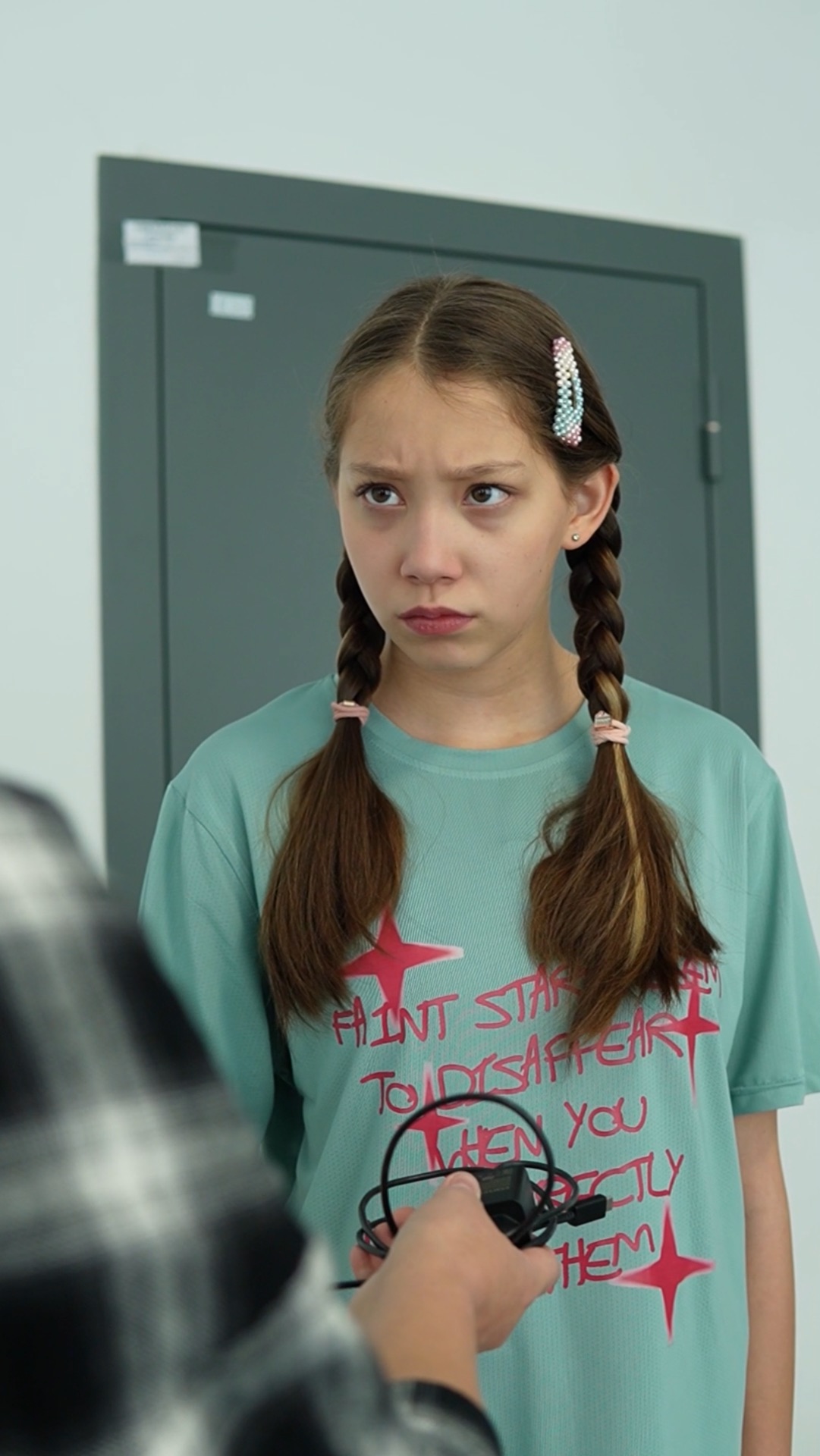 Надо ли помогать тем, кто тебе отказал? ➡️ больше лайва в моем ТГ НАМБЕР УАН - ВИКА ЧЖАН смотреть онлайн