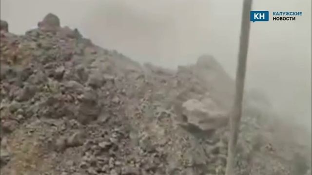 Стена здания центра для детей-инвалидов обрушилась в Калуге смотреть онлайн