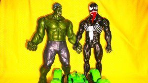 Халк и Веном против Гоночной машины.Игрушки для детей.Супергерои.Супергерой.Марвел.Герой.Машинки.