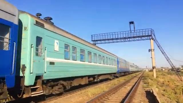 Пассажирский поезд 379 Алматы-УральскPassenger Train 379 Almaty-UralskTurkistanKazakhstan