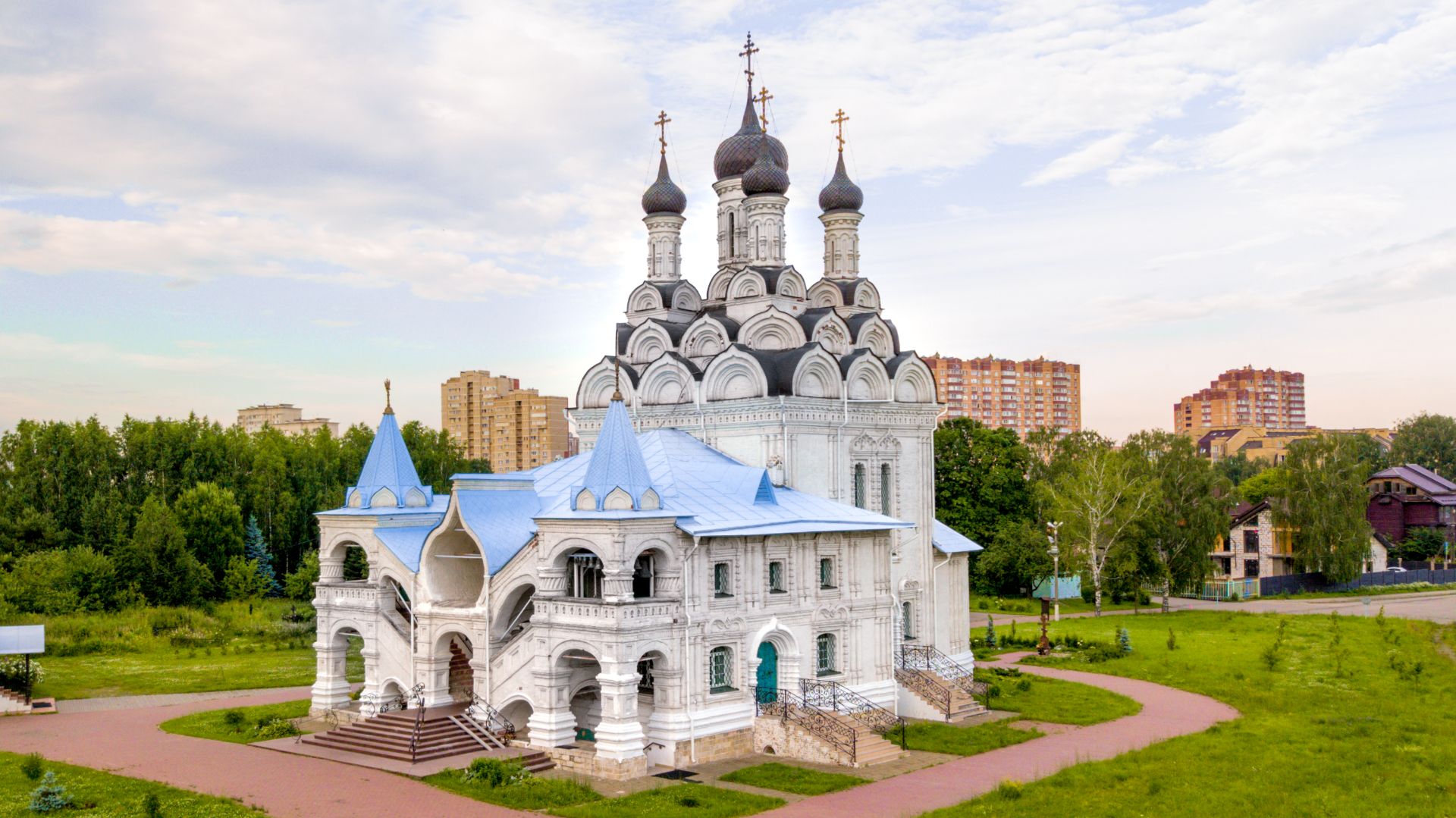 г. Мытищи. Гостиница Сказка востока. Благовещенская церковь в Таинском смотреть онлайн
