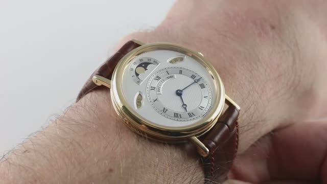 Обзор роскошных часов Breguet Classique Calendar 3330BA