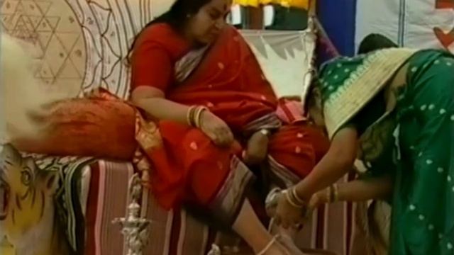 23.12.1986 г. "Ваше зеркало- это Ваш Дух." Пуджа Шри Деви. Насик. Индия. Золотой Фонд. смотреть онлайн