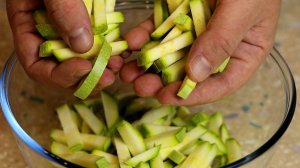 Такие КАБАЧКИ вы ещё не ели, а МЫ ЕДИМ ЛОЖКАМИ! Очень Вкусный салат из КАБАЧКОВ!