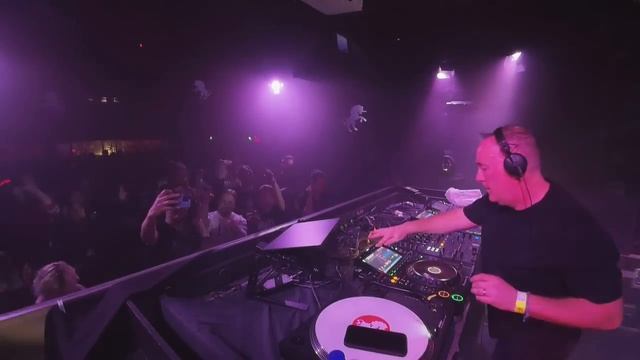 The Thrillseekers LIVE @ Hallmark 25th Birthday Celebration (November 8th, 2025) смотреть онлайн