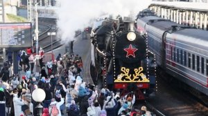 Владивосток первым встретил поезд Деда Мороза