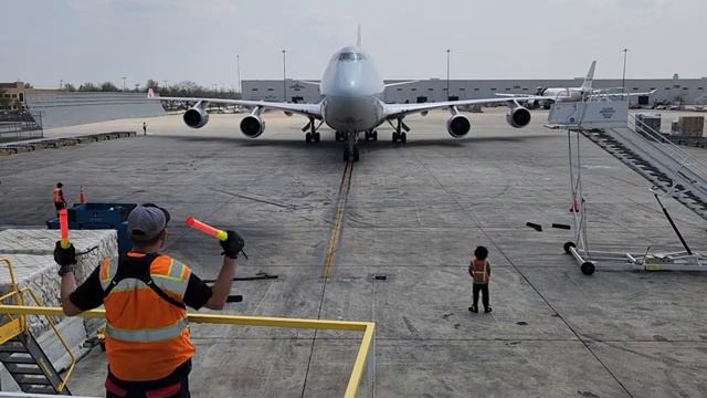 Cargolux Boeing 747-400. смотреть онлайн