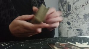 Что с ним происходит без вас? Расклад Таро