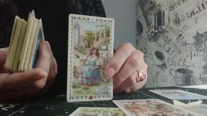 Скучает ли он по вам? Расклад Таро