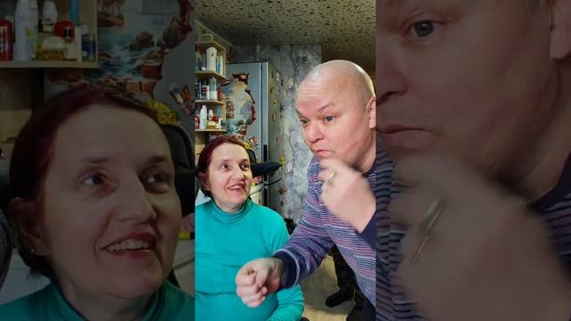 Дневной эфир от 19.11.25 трудимся в поте лица с Васькой, девчонки на дому. Пришли на обед 😁 смотреть онлайн