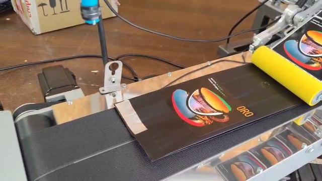 Этикетировщик для пакетов с отбраковкой (под честный знак) смотреть онлайн