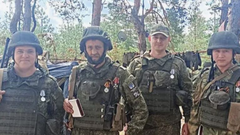 Не стесняйтесь наград мужики. Голубые береты. смотреть онлайн