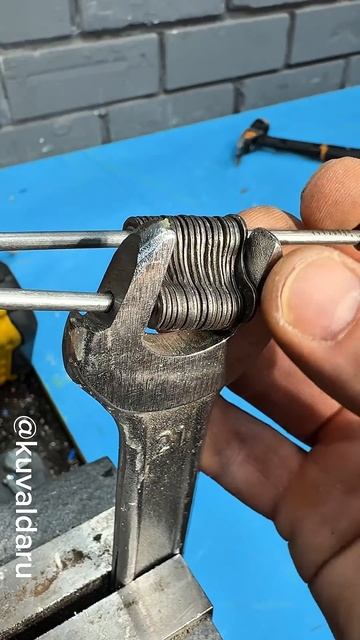 Универсальный ключ своими руками 😁 смотреть онлайн