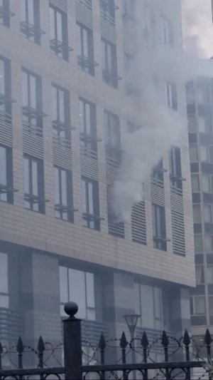 ЕЩЁ ОДНА ЭТАЖКА ГОРИТ В МОСКВЕ.