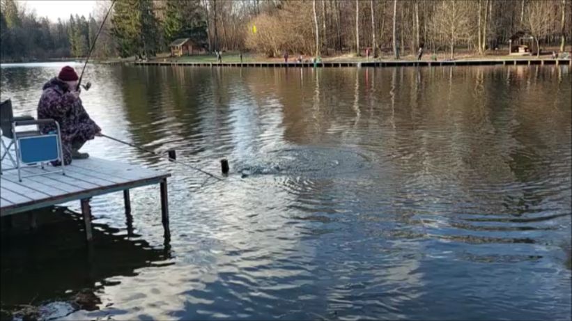 Рыбалка по морозцу на верхнем водоёме. Клёвое место, Лосиный остров. смотреть онлайн