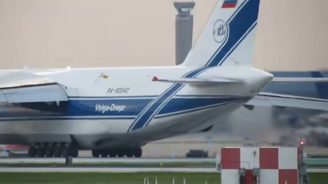 Антонов Ан-124-100 Волга-Днепр. смотреть онлайн