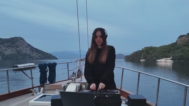 Hande Şenocak - Melodic Techno DJ Set Filmed in Göcek, Hamam Bay (4K Drone Journey) смотреть онлайн