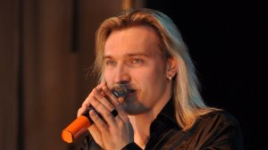 Пётр Елфимов - Поверь в любовь (Церемония открытия конкурса «Халi-Хало», Новополоцк, 18.03.2011 г)